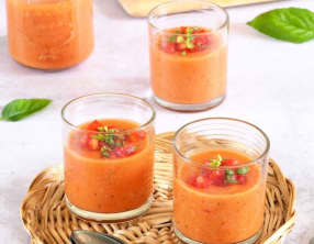 Soupe froide de tomates