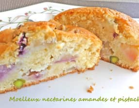 Moelleux nectarines amandes et pistaches
