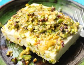 Saganaki de feta aux pistaches