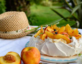Pavlova fleur d'oranger et pêche