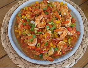 Crevettes sauce piquante sautées aux légumes
