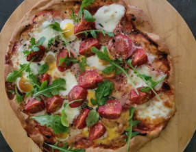 Pizza aux œufs de caille