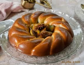 Fondant au yaourt grec, figues et pistaches