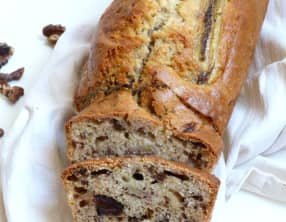 Banana bread sans beurre au chocolat et aux noix torréfiées