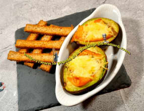 Avocat chaud et œuf de caille