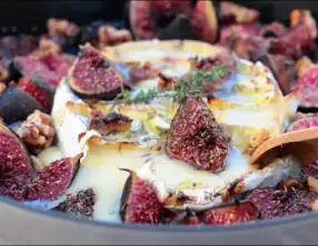 Camembert et figues rôtis