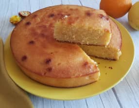 Cake à la semoule, noix de coco et oranges