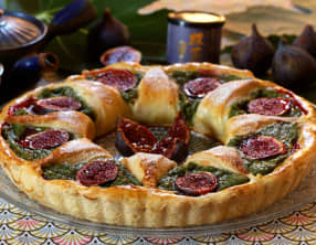 Tarte briochée aux figues et à la crème au thé matcha