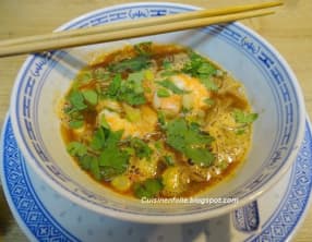 Bouillon thai aux crevettes, citronnelle, gingembre