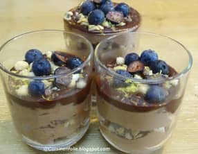 Mousse croustillante au chocolat noir et lait, caramel au chocolat