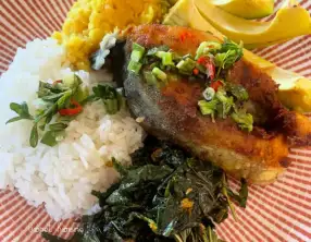 Les feuilles de patates douces sautées