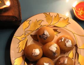 Ladoo de semoule aux trois gingembres