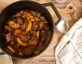 Joues de porc aux pommes, châtaignes et cidre