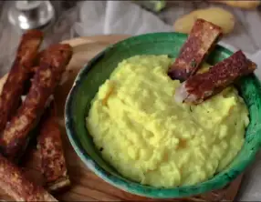 Ecrasé de pommes de terre aux épices et mouillettes croustillantes