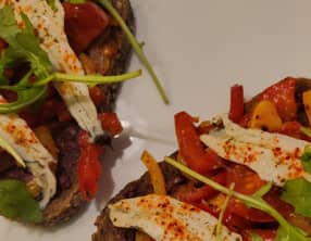 Tartine provençale aux poivrons et anchois marinés