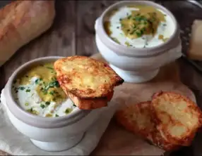 Soupe de légumes et toasts au comté