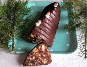 Cake sans cuisson au chocolat et aux biscuits