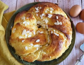 Couronne des rois garnie à la crème d’amande