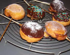Beignets de pommes en forme de sucette Lollipops