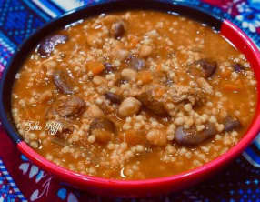 Soupe de petits plombs aux fèves, pois chiches et à la viande séchée