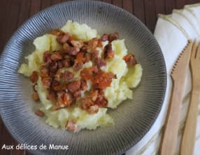 Ecrasé de pommes de terre à la crème et lardons