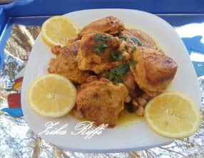 Beignets de poulet frit deux fois, sauce blanche à la cannelle