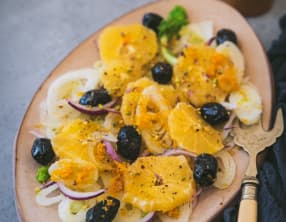 Salade de fenouil à l'orange, olive et oignon