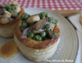 Bouchées au poulet, petits pois et champignons à la crème
