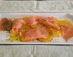 Carpaccio d'oranges au saumon sauvage fumé