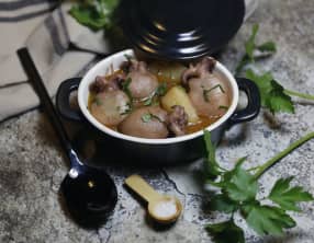 Ragoût de petites seiches au vin rouge