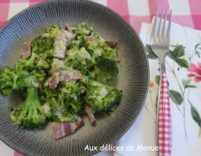 Brocoli à la crème et lardons