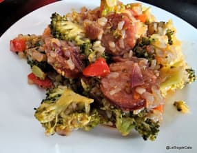 Poêlée de brocolis, saucisse fumée et riz konjac