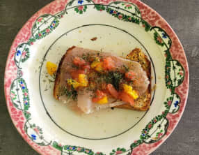 Tartine de thon fumé aux agrumes