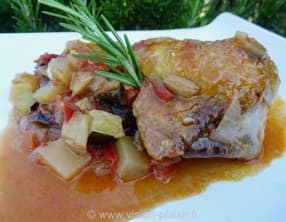 Poulet à la brunoise de ratatouille et romarin