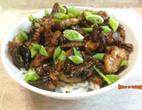 Stir fry de poulet aux champignons et gingembre