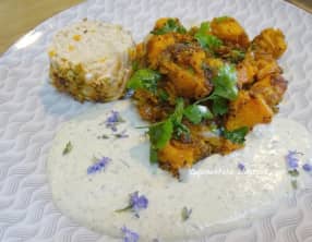 Patates douces aux épices rôties au four et sa sauce blanche à la feta