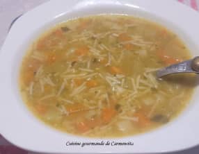 Bouillon de volaille fait maison