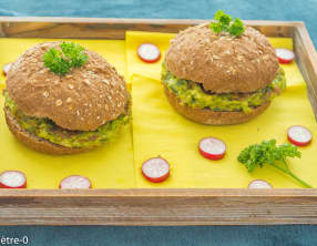 Burger à la galette de petits pois