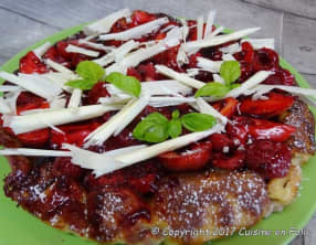 Clafoutis aux fraises, framboises et chocolat blanc