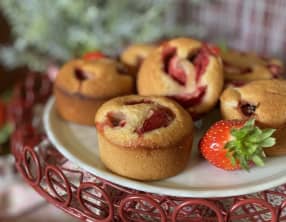 Financiers aux fraises fraîches