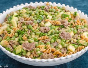 Salade de petits pois aux courgettes et aux pâtes