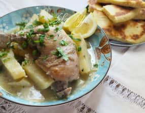 Tajine de pommes de terre sauce blanche, cannelle et citron aux cuisses de poulet