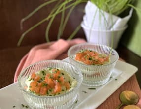 Verrines de saumon fumé et avocat à la ricotta