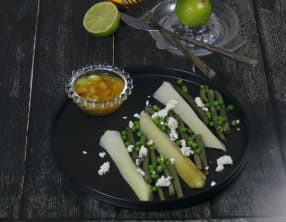 Poireaux et légumes nouveaux à la vinaigrette aux agrumes et aux carottes