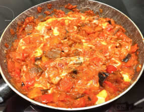 Poêlée de légumes façon chakchouka au fromage