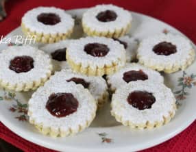 Sablés aux cacahuètes et confiture de fraises