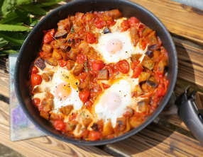 Chakchouka à l'aubergine et aux tomates cerises