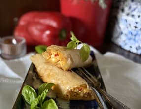 Roulés feuilletés au poivron rouge, feta et paprika
