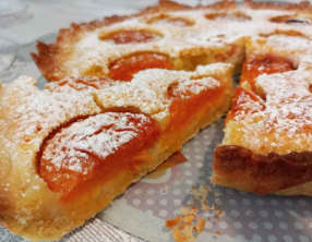 La tarte amandine aux abricots
