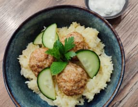 Boulettes de poulet à l’indienne sauce au yaourt